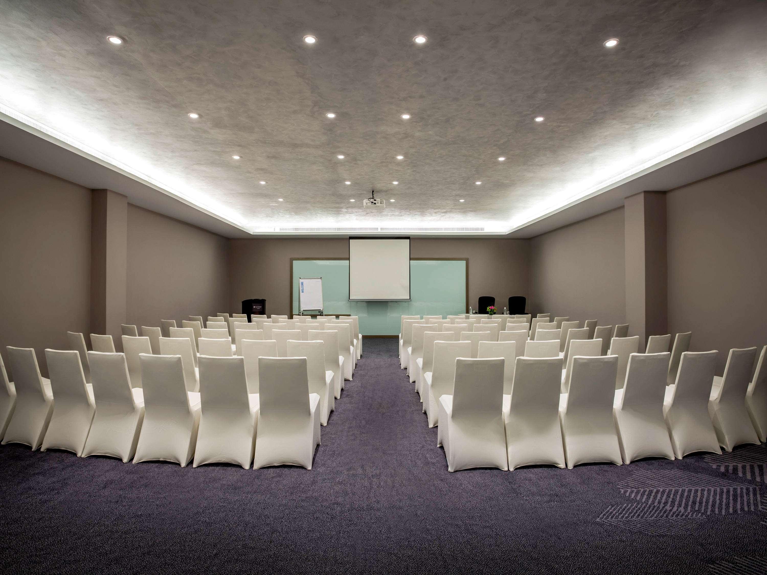 Hotel Pullman Miri Waterfront Esterno foto Meeting room
