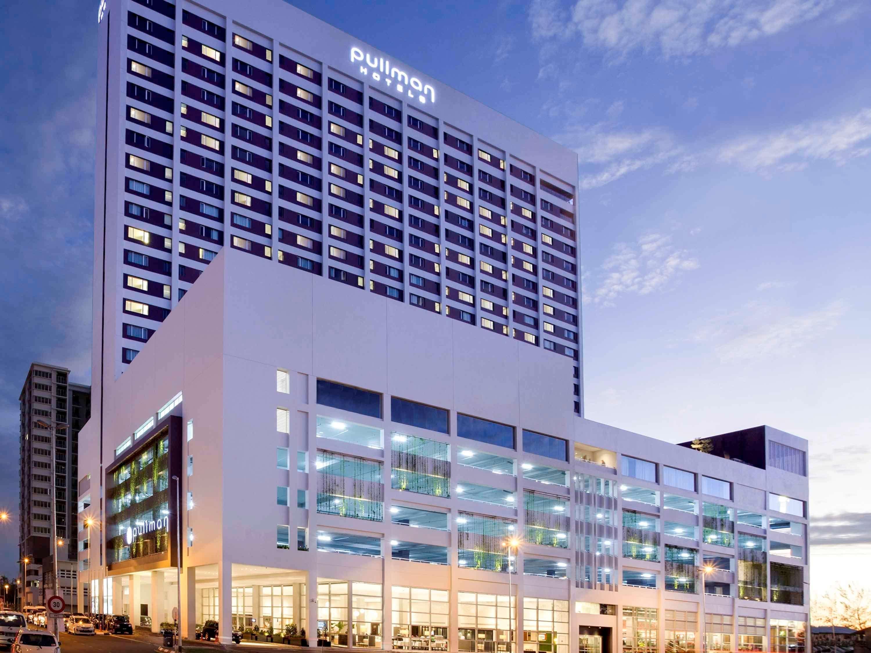 Hotel Pullman Miri Waterfront Esterno foto Pullman Hotel, Kuala Lumpur