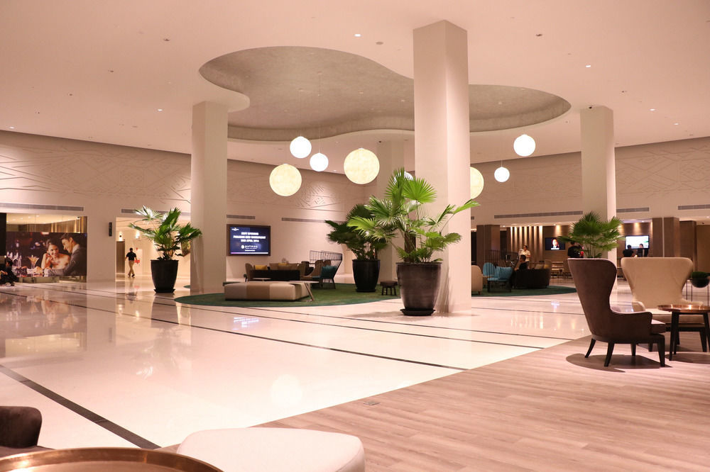 Hotel Pullman Miri Waterfront Esterno foto The lobby of the hotel