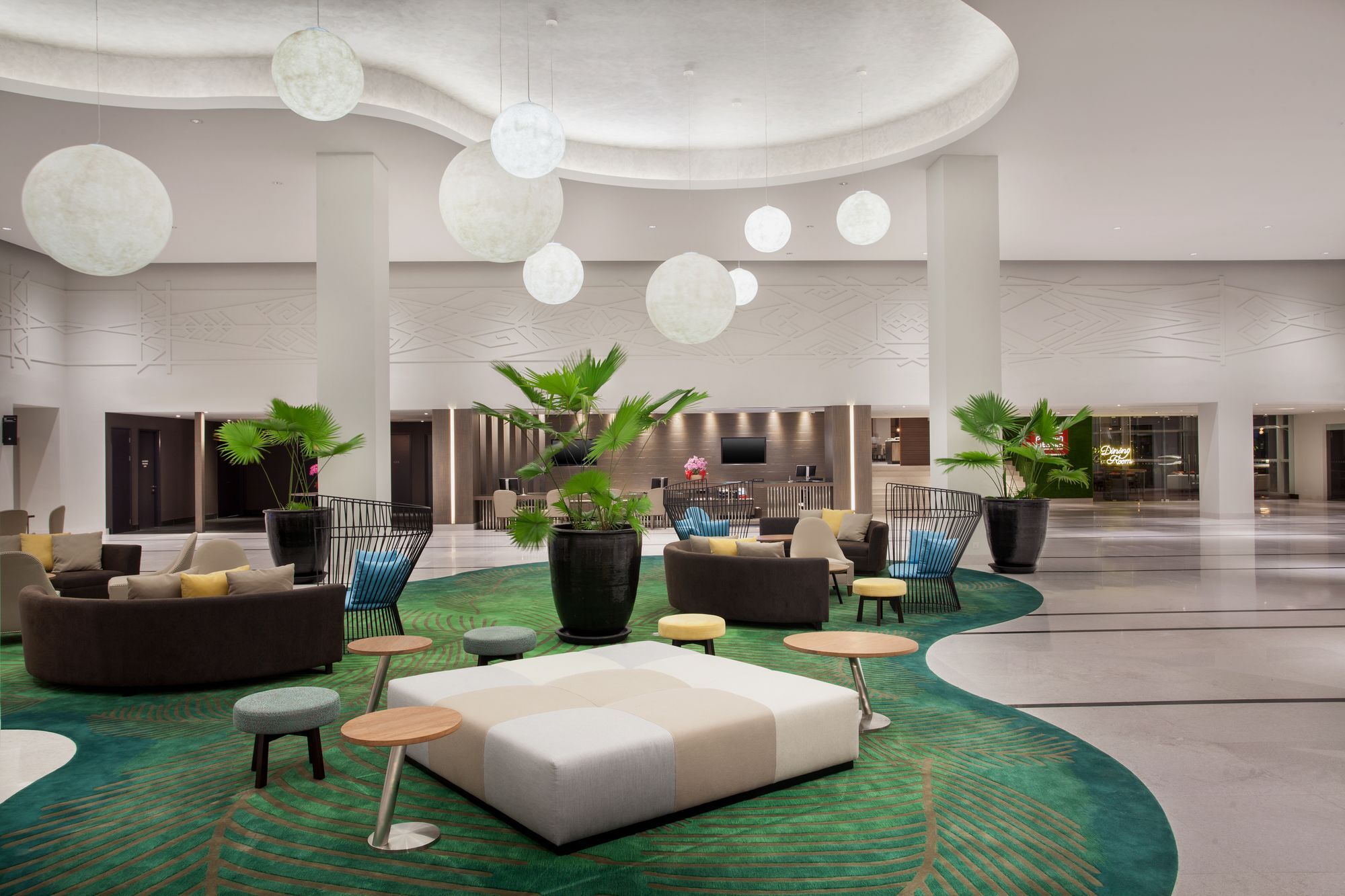 Hotel Pullman Miri Waterfront Esterno foto Lobby
