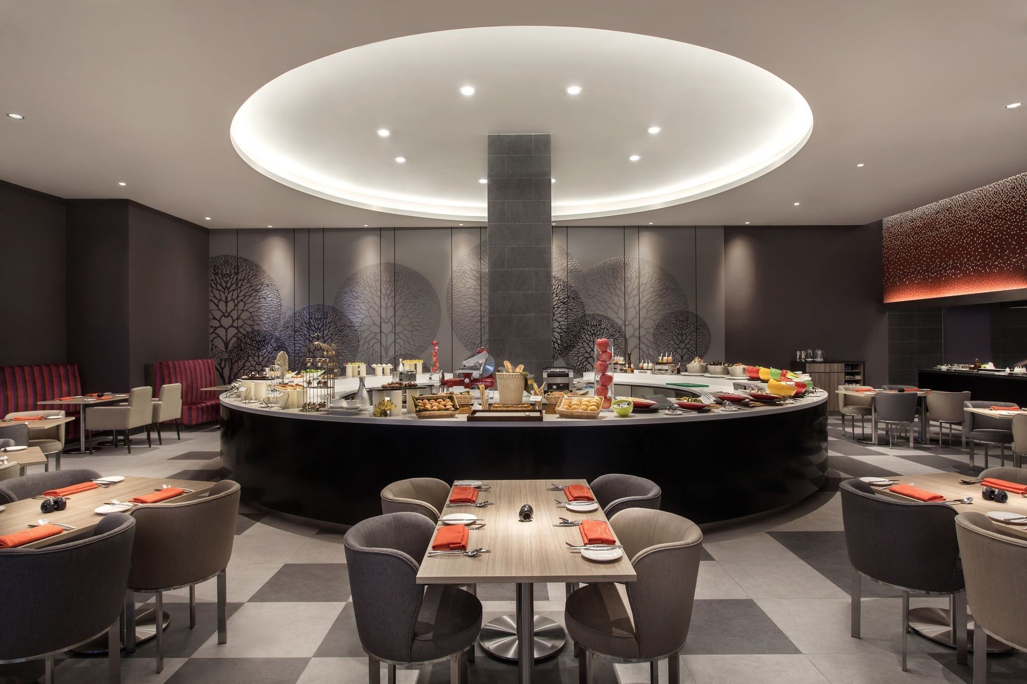 Hotel Pullman Miri Waterfront Esterno foto The restaurant