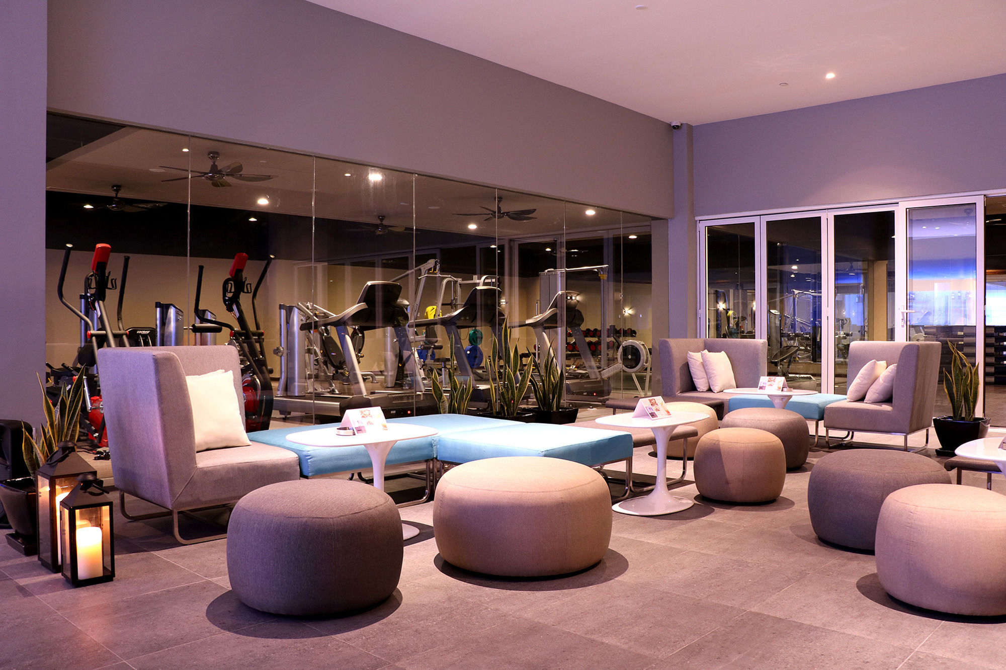 Hotel Pullman Miri Waterfront Esterno foto The gym at the hotel