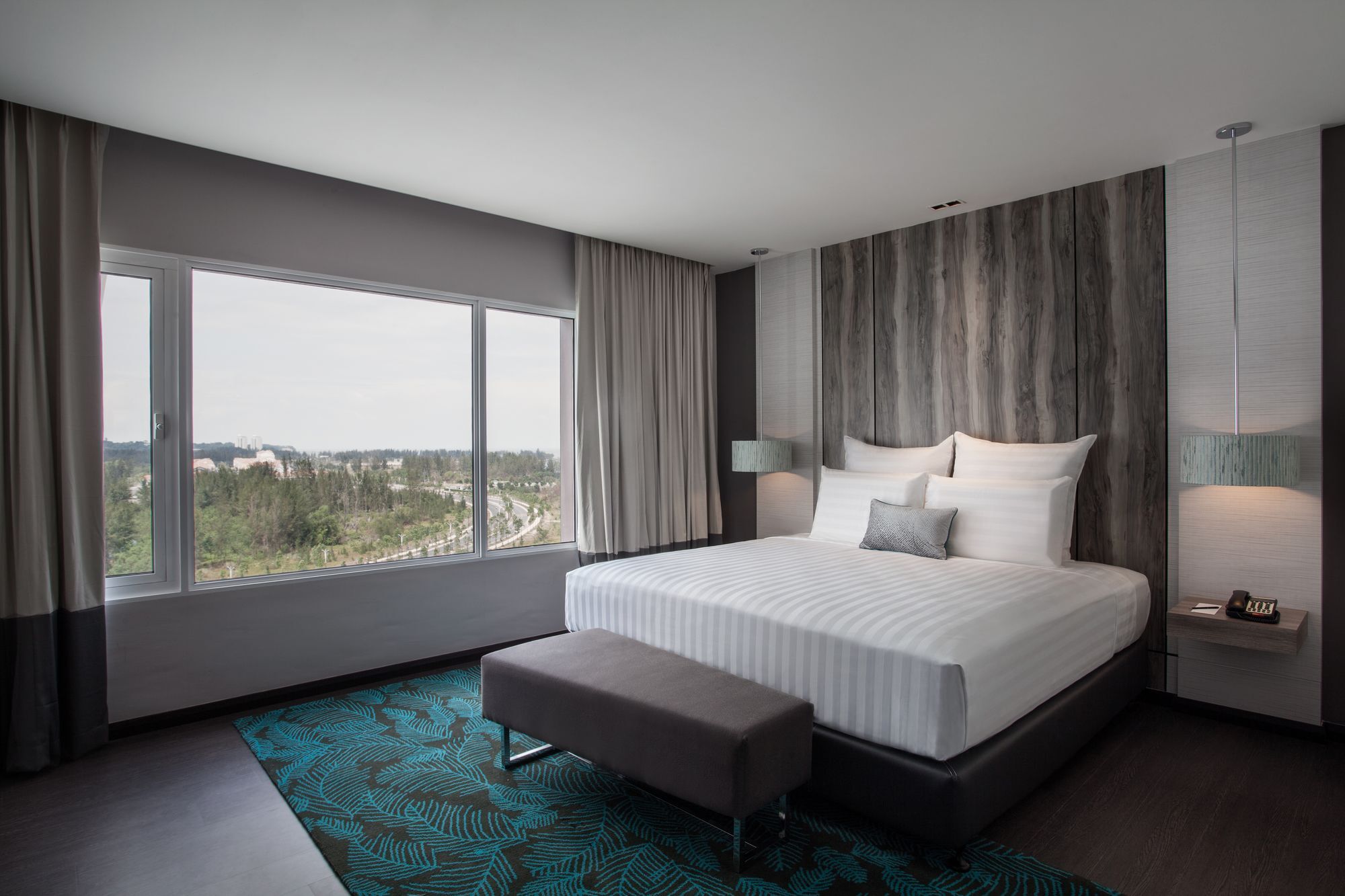 Hotel Pullman Miri Waterfront Esterno foto Executive Suite bedroom